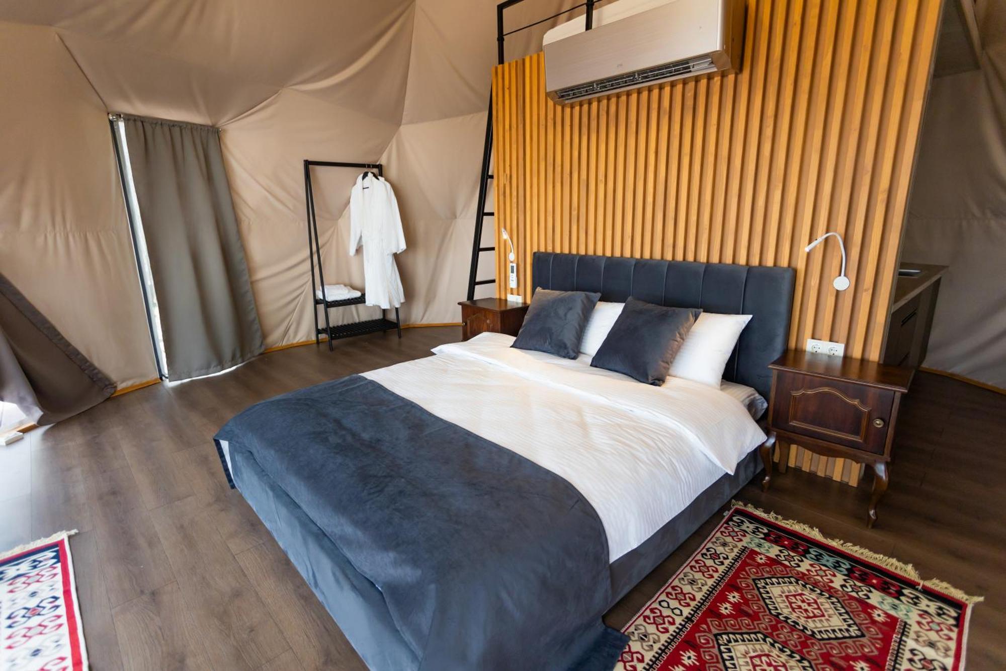 Luxury tent Moncastro Glamping